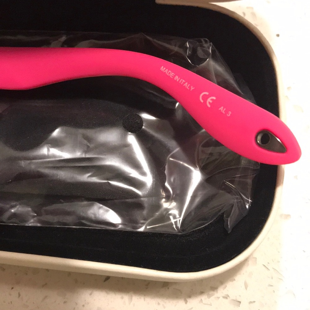GIVENCHY Fluorescent Neon Pink Summer Sunglasses - Picture 7 of 7